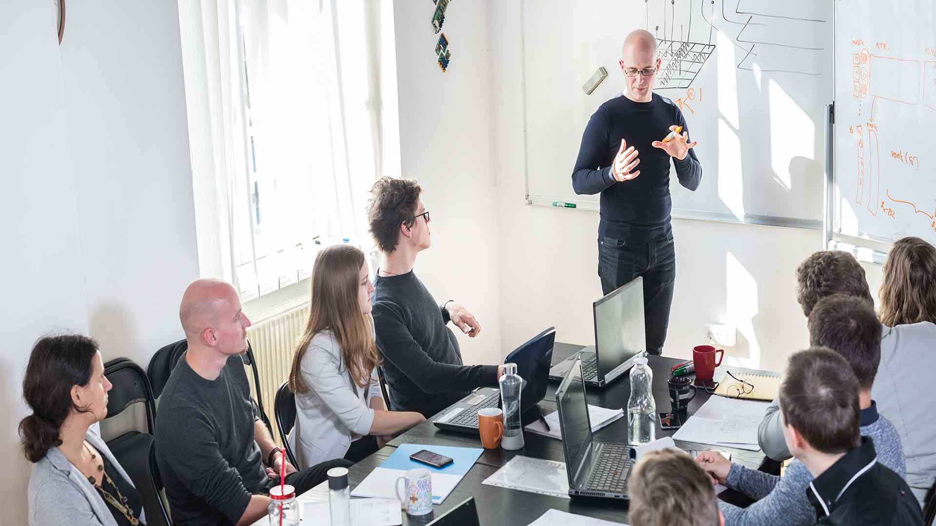 10 Benefits of Employee Training and Development Programs