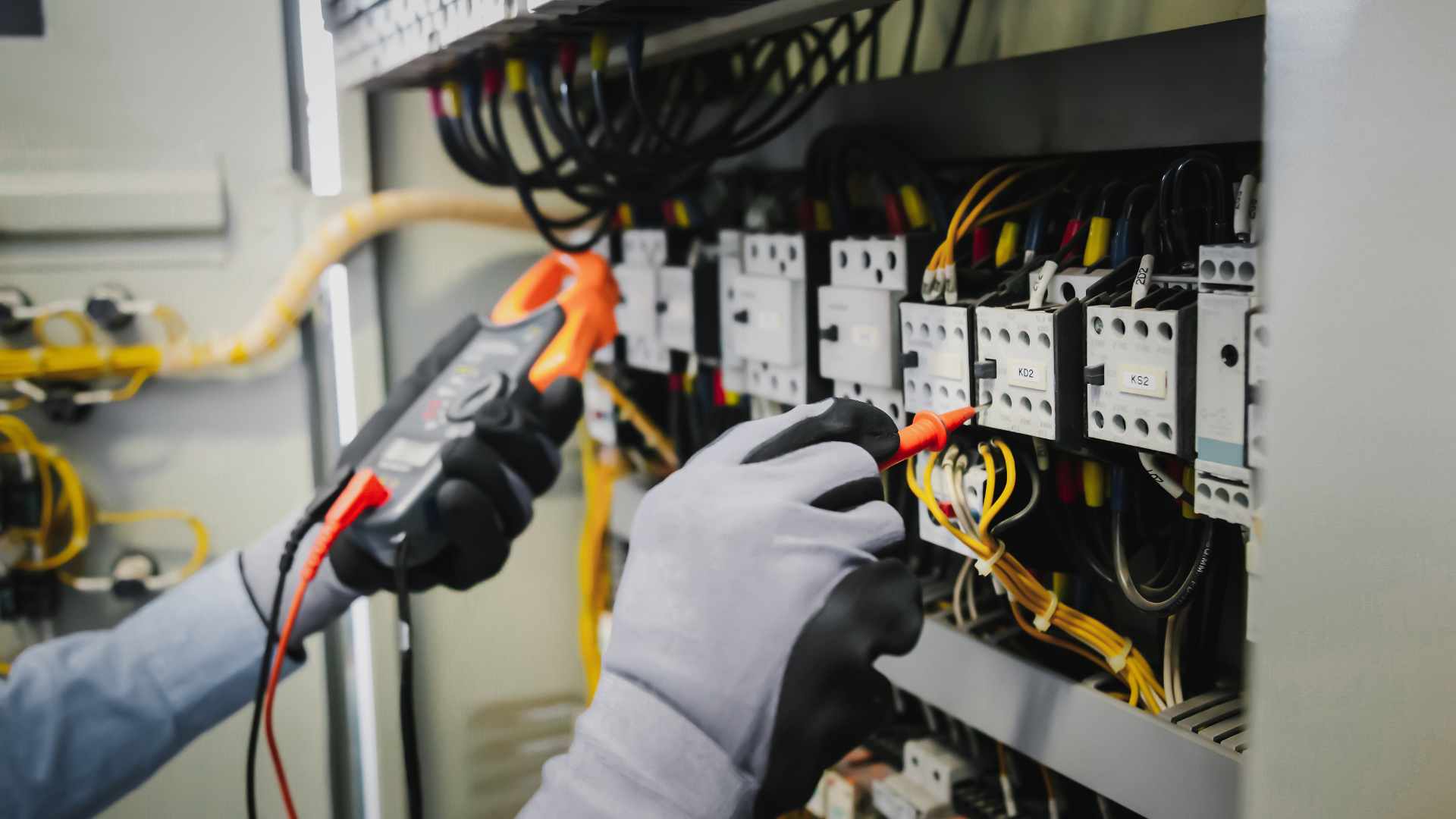 Master Electrical Safety Training for a Hazard-Free Workplace